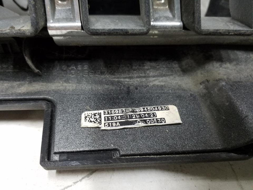 Решётка радиатора Volvo XC90 2 Restail