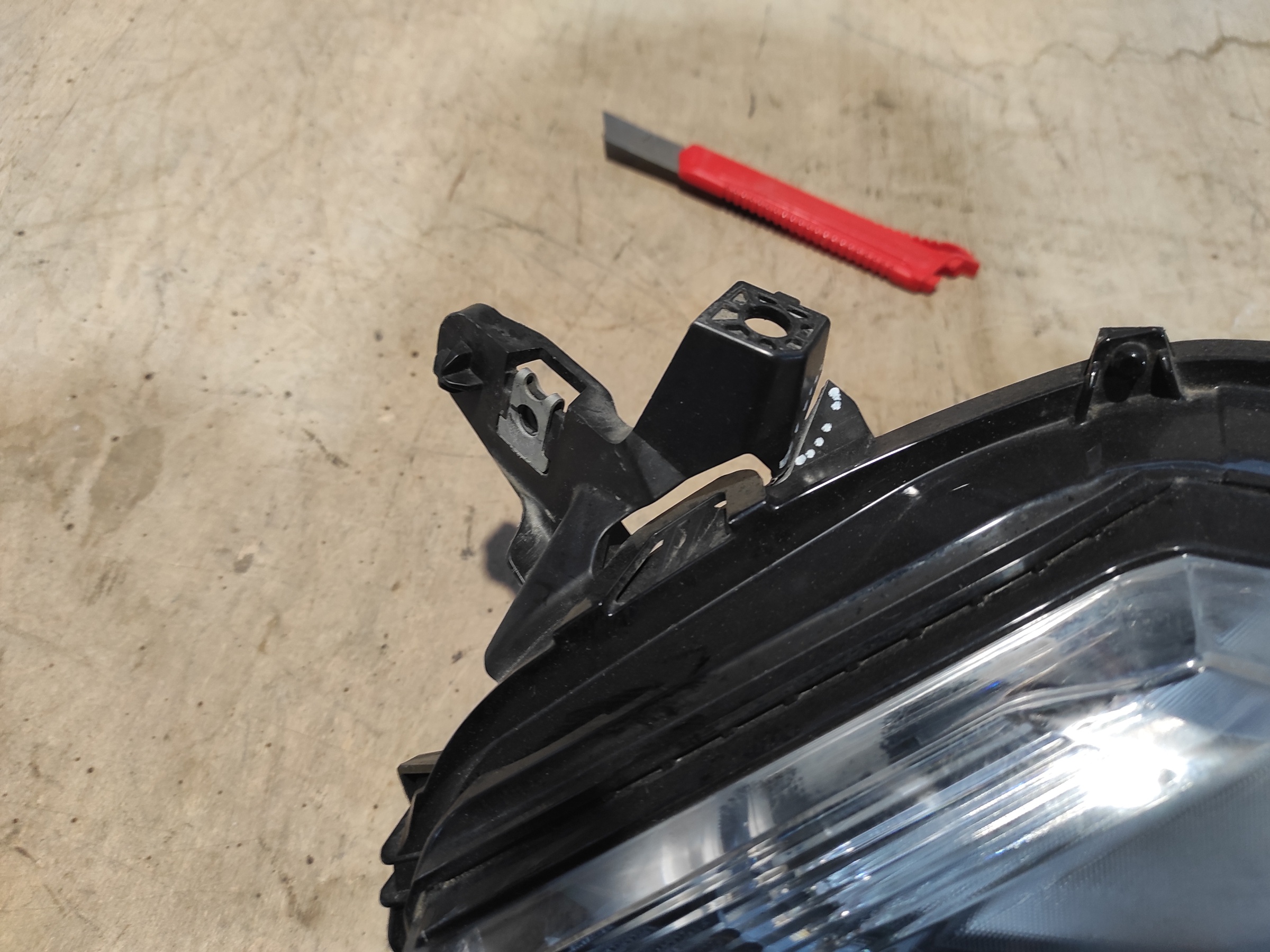 Фара ДХО передняя левая верхняя Mitsubishi Eclipse Cross Restail LED