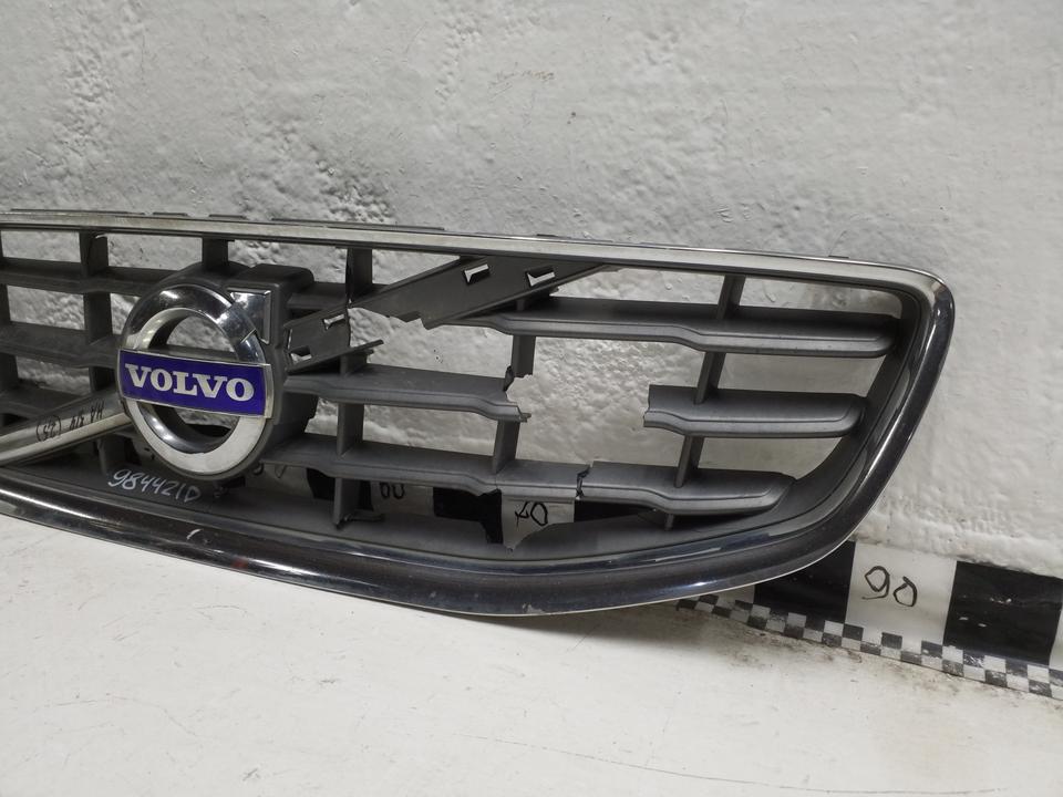 Решетка радиатора Volvo S60 2
