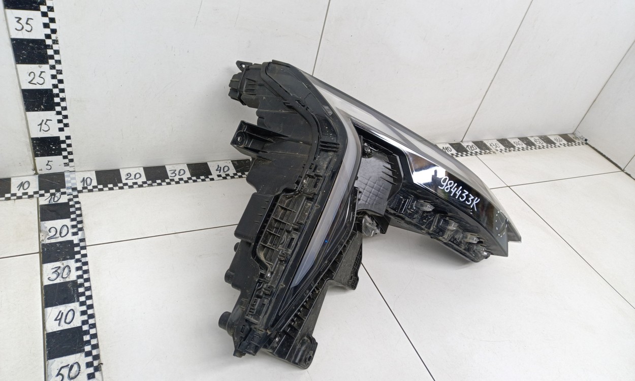Фара передняя правая Geely Atlas 2 LED