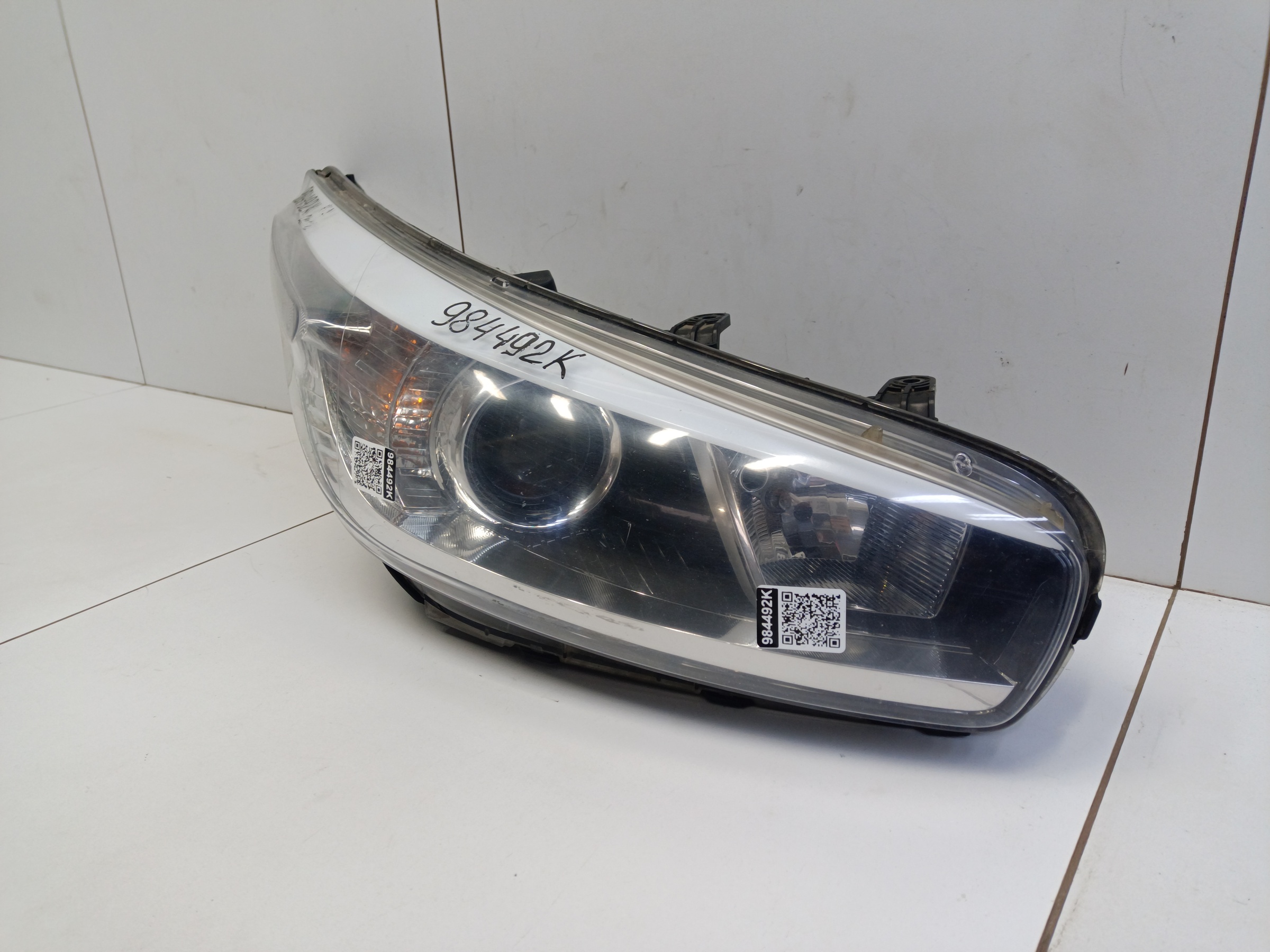 Фара передняя правая Kia Ceed 2 галоген без поворотной лампы