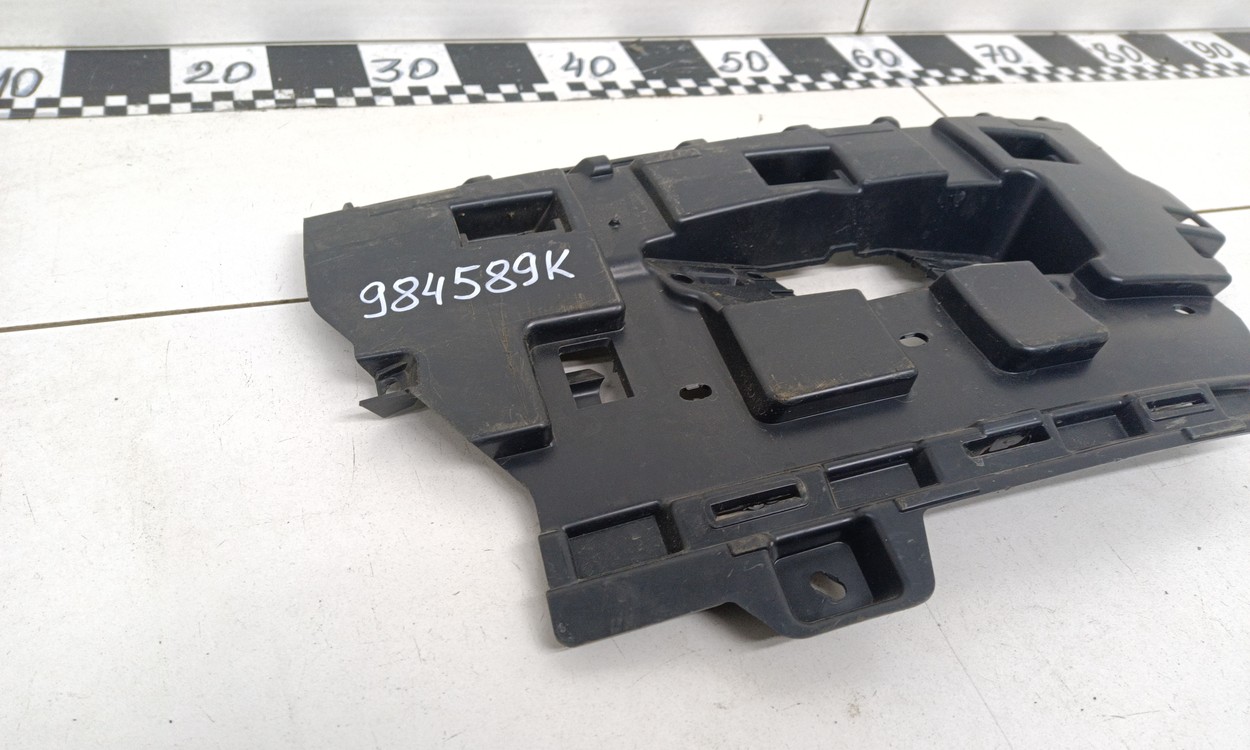 Кронштейн переднего бампера левый Land Rover Range Rover Sport 3