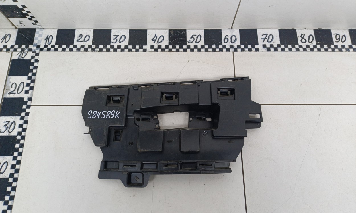 Кронштейн переднего бампера левый Land Rover Range Rover Sport 3