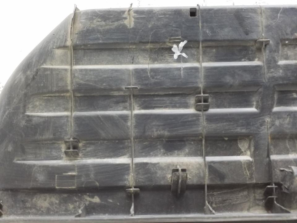 Накладка заднего бампера Toyota Hilux 8 Restail
