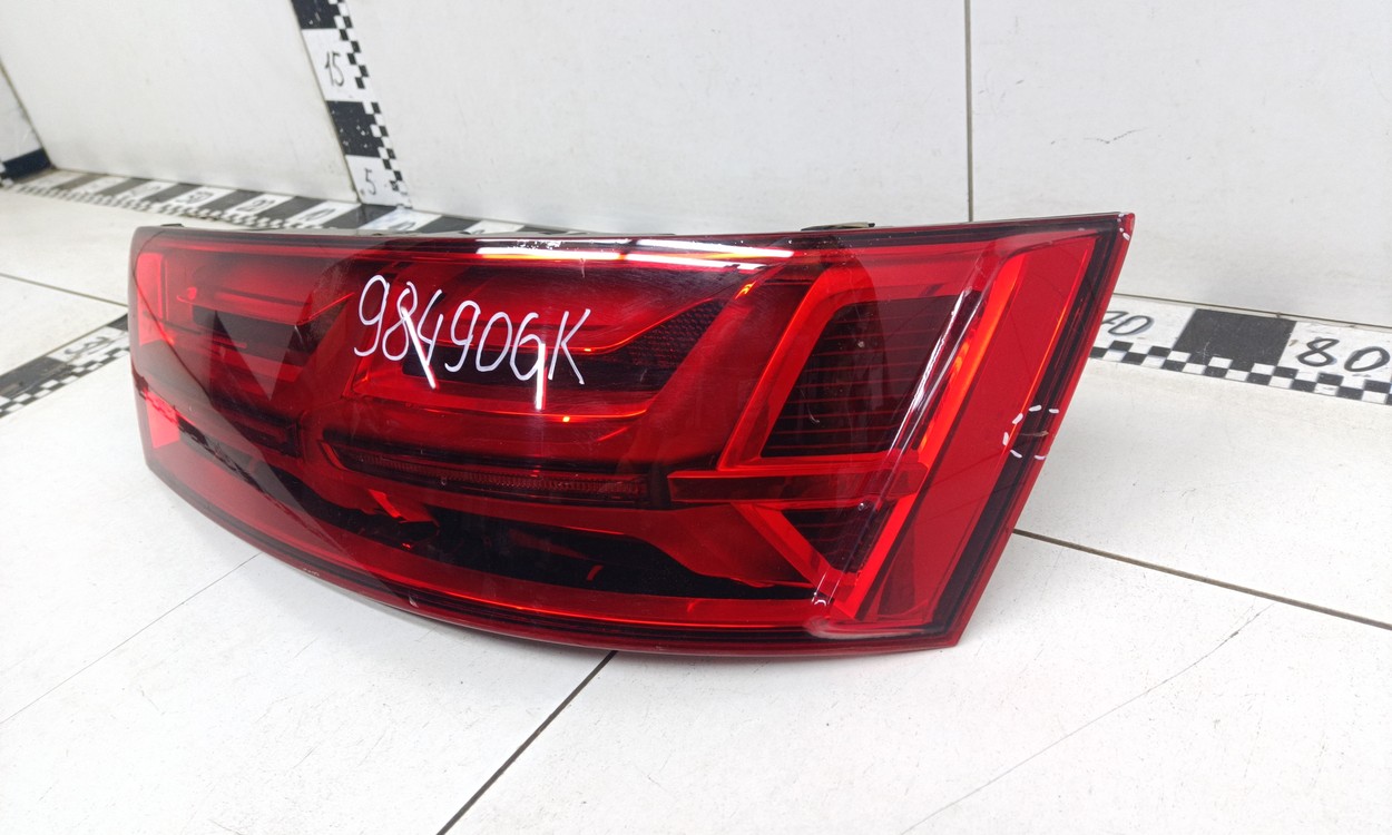 Фонарь задний правый Audi Q7 2 LED