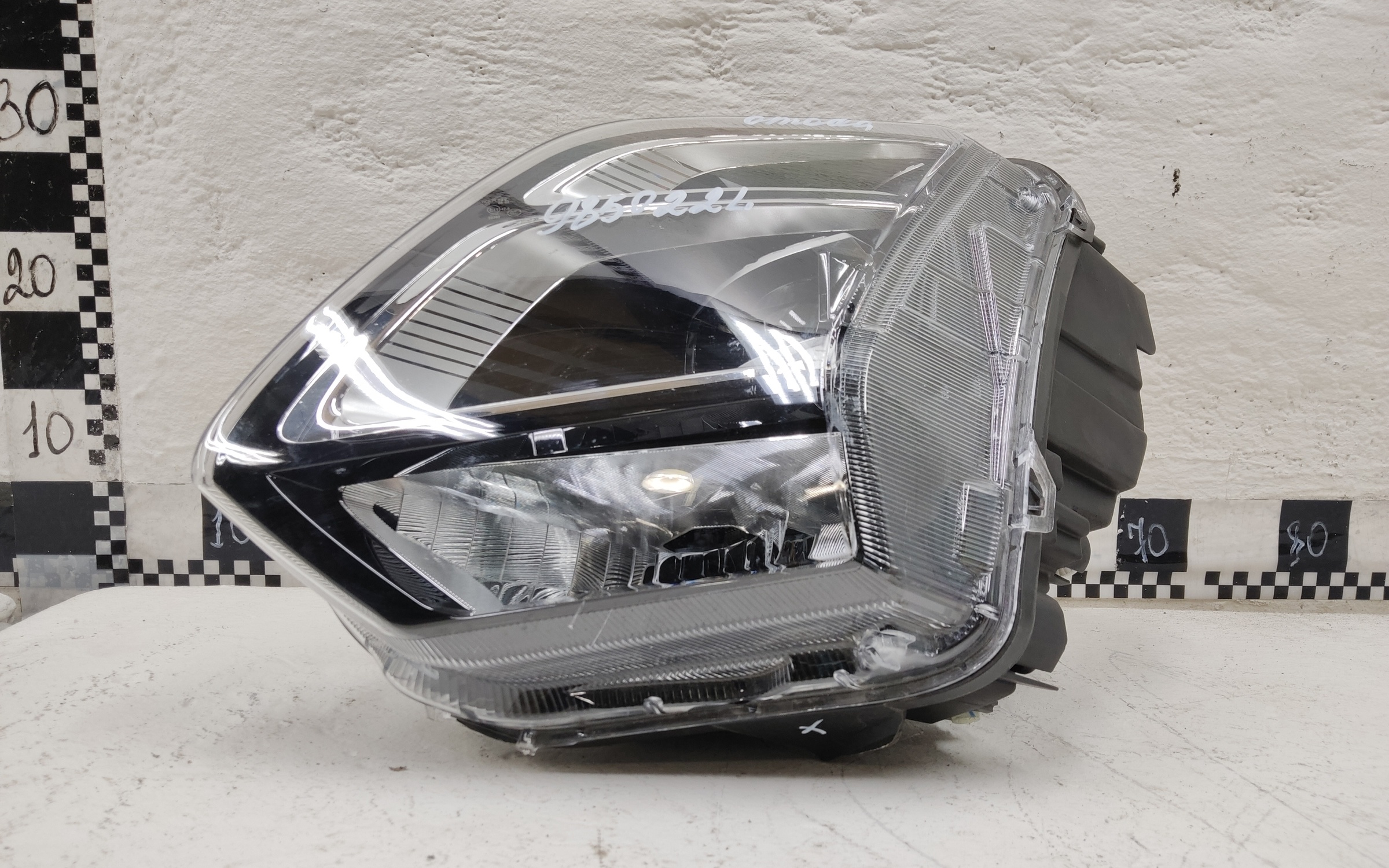 Фара передняя левая Omoda C5 LED