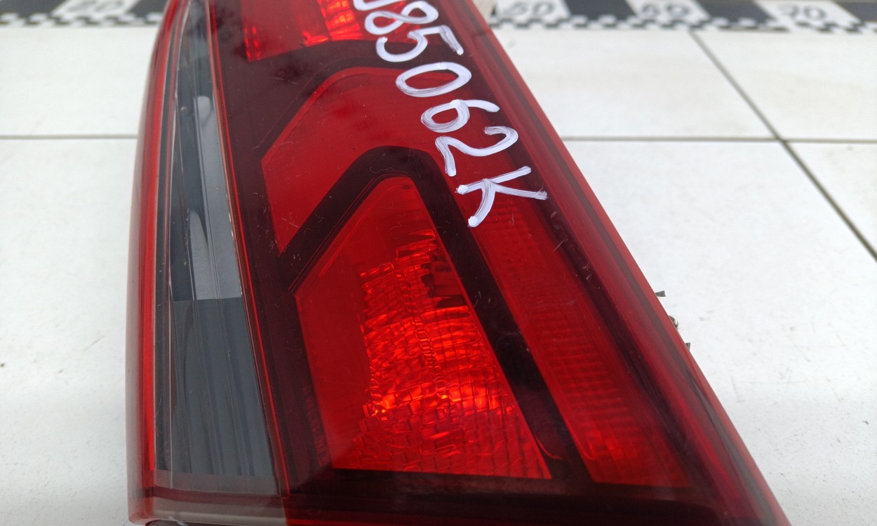 Фонарь задний правый внутренний Hyundai Solaris 2