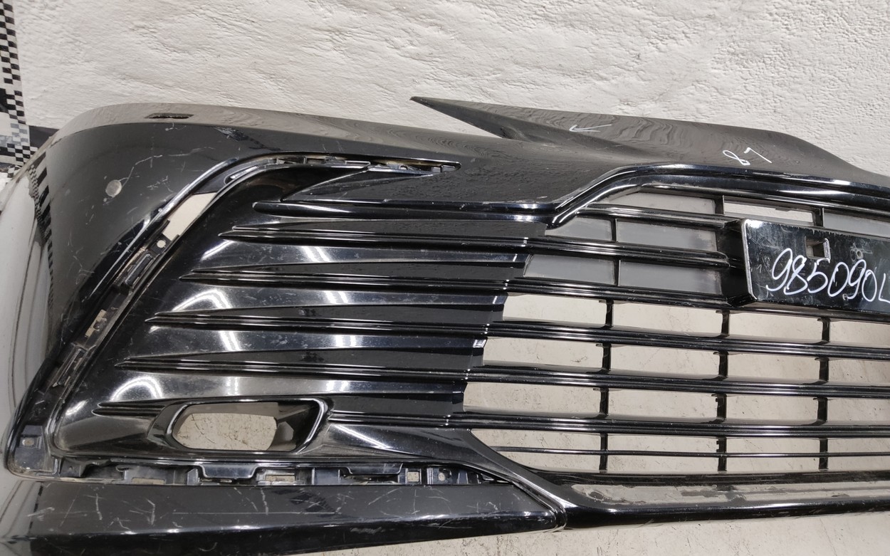Бампер передний Toyota Camry V70 Restail