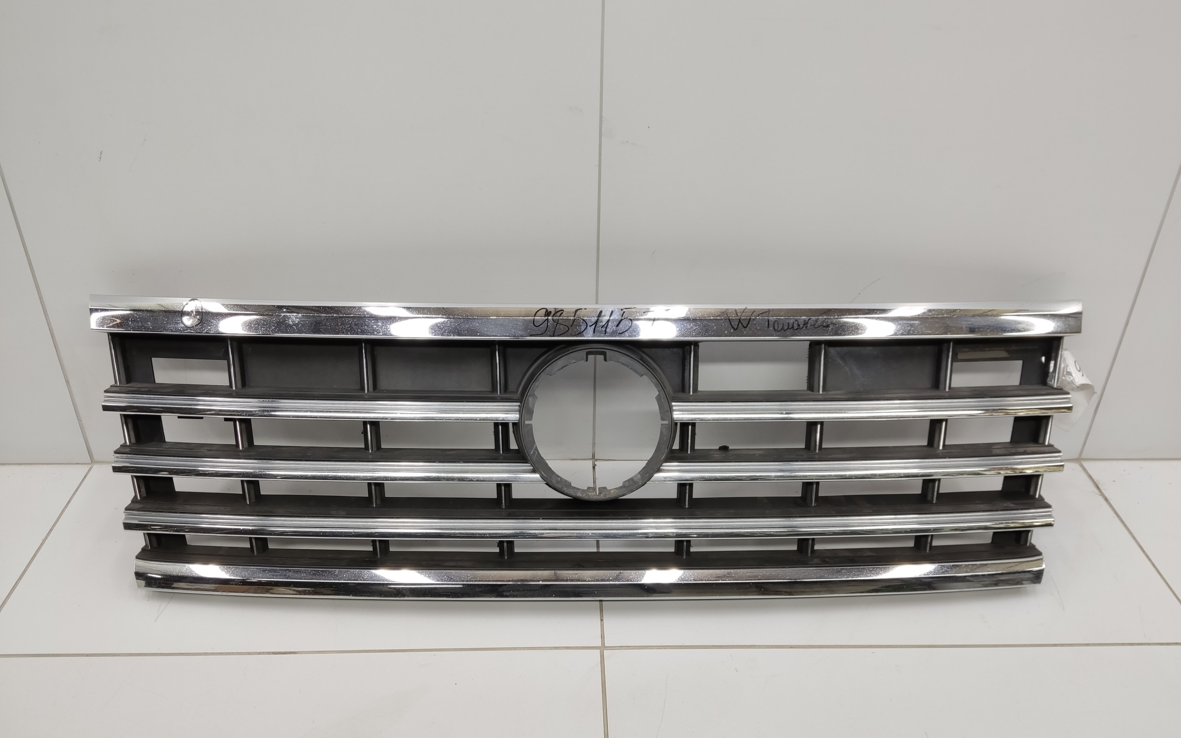 Решетка радиатора Volkswagen Touareg 3 R-Line