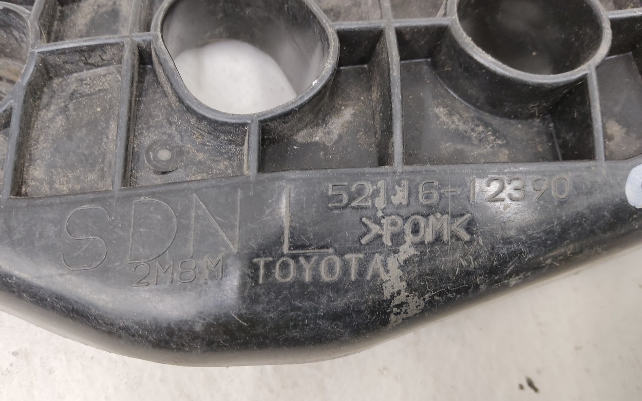 Кронштейн переднего бампера левый Toyota Corolla E150