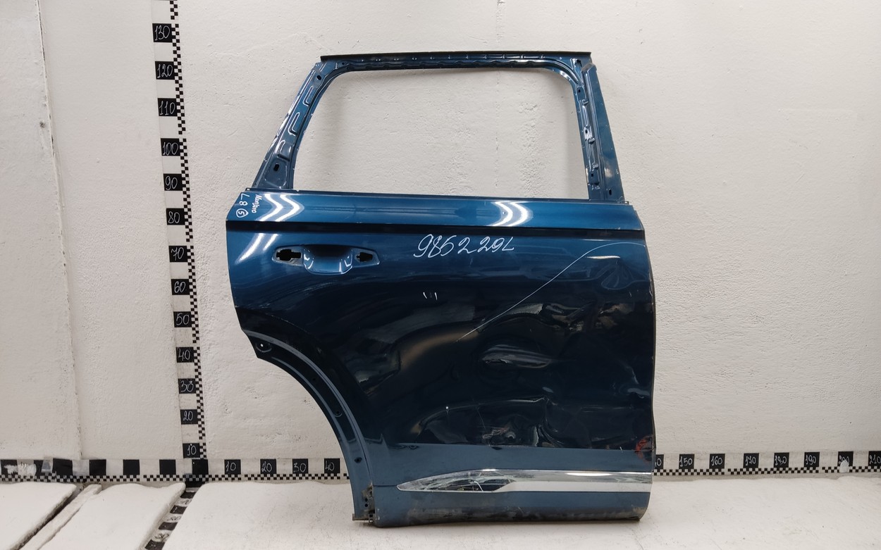 Дверь задняя правая Geely Monjaro