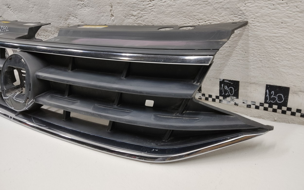 Решетка радиатора Volkswagen Tiguan 2 Restail