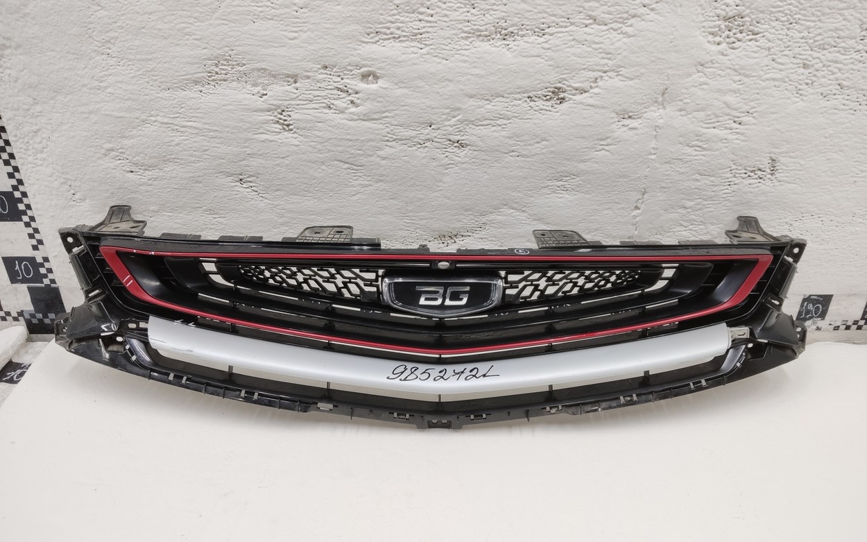 Решетка радиатора Geely Coolray под камеру