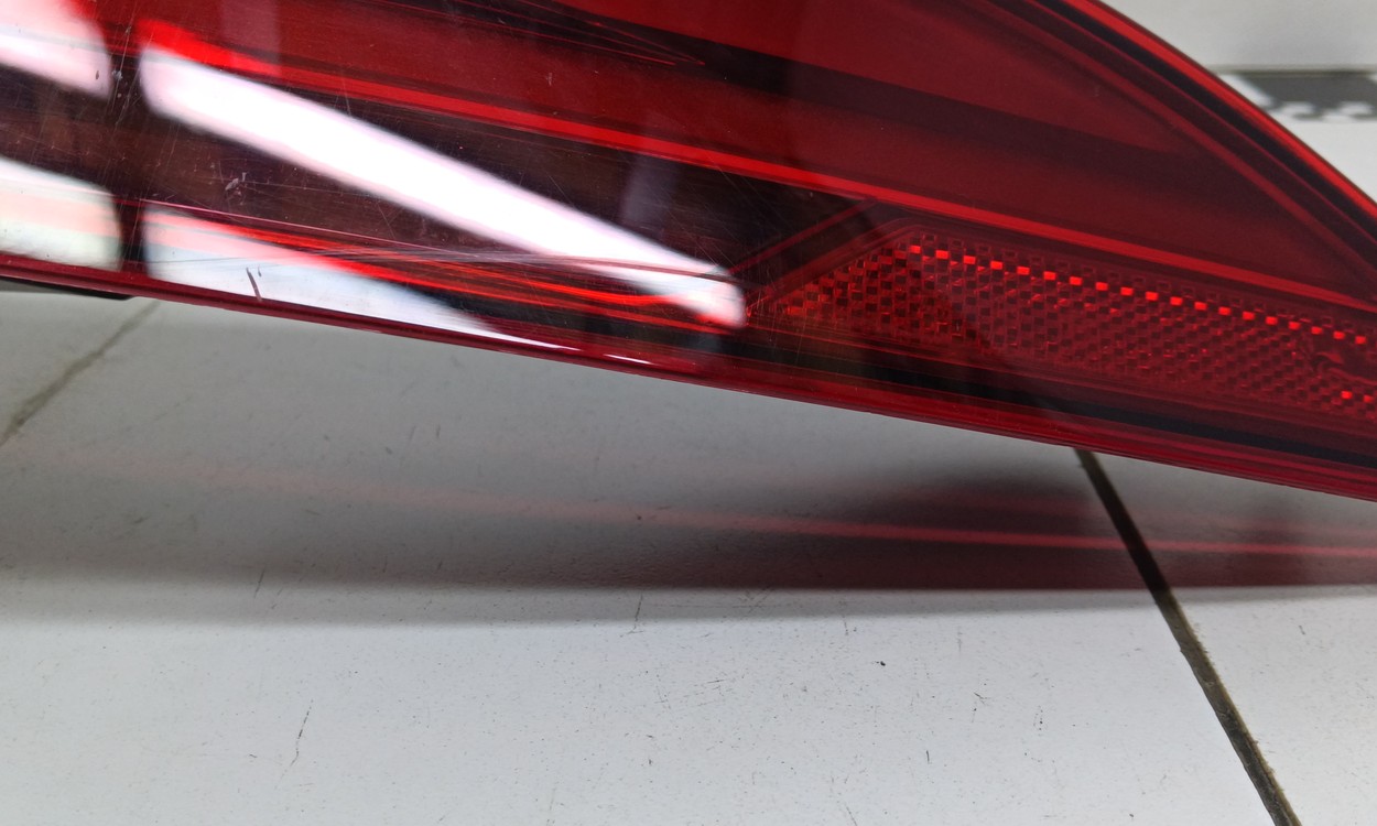 Фонарь задний правый наружный Jaguar E-Pace LED