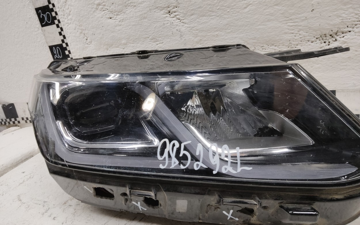 Фара передняя правая Belgee X50 LED
