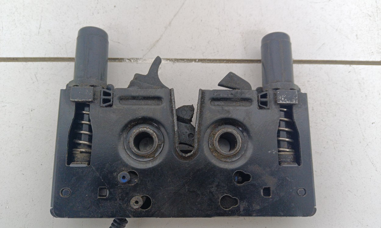 Замок капота Geely Monjaro