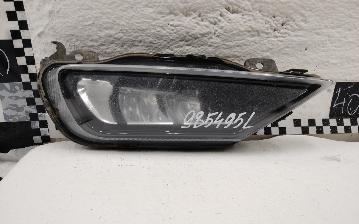 Фара ПТФ передняя правая Volvo XC90 2 LED