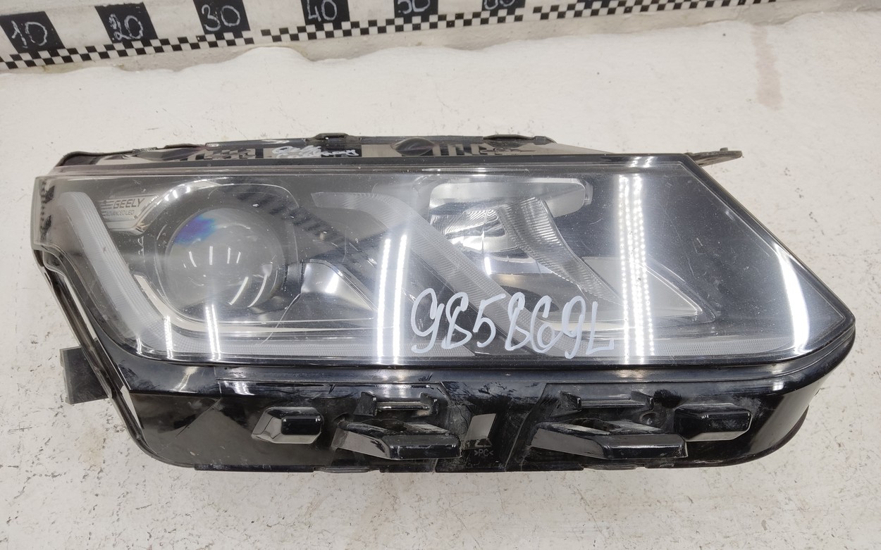 Фара передняя правая Geely Coolray галоген линза