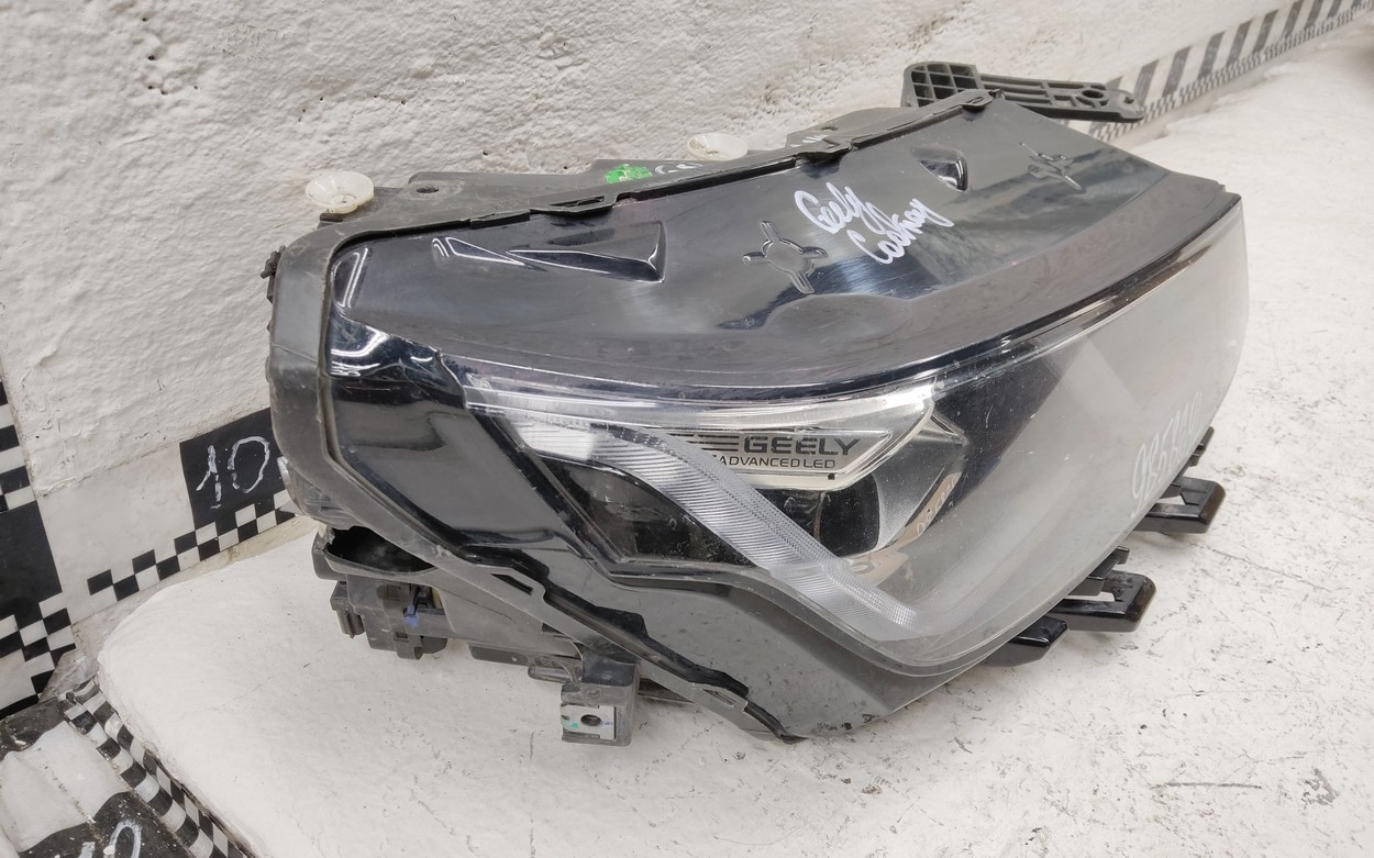 Фара передняя правая Geely Coolray галоген линза
