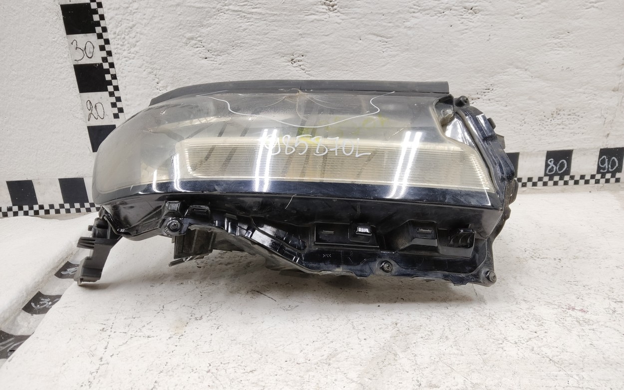 Фара передняя правая Toyota Land Cruiser 300 LED