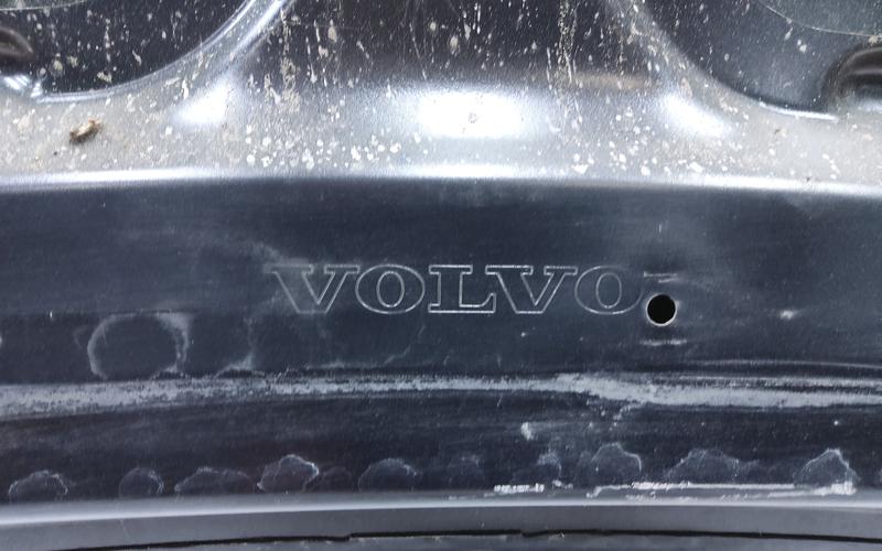 Капот Volvo XC90 1
