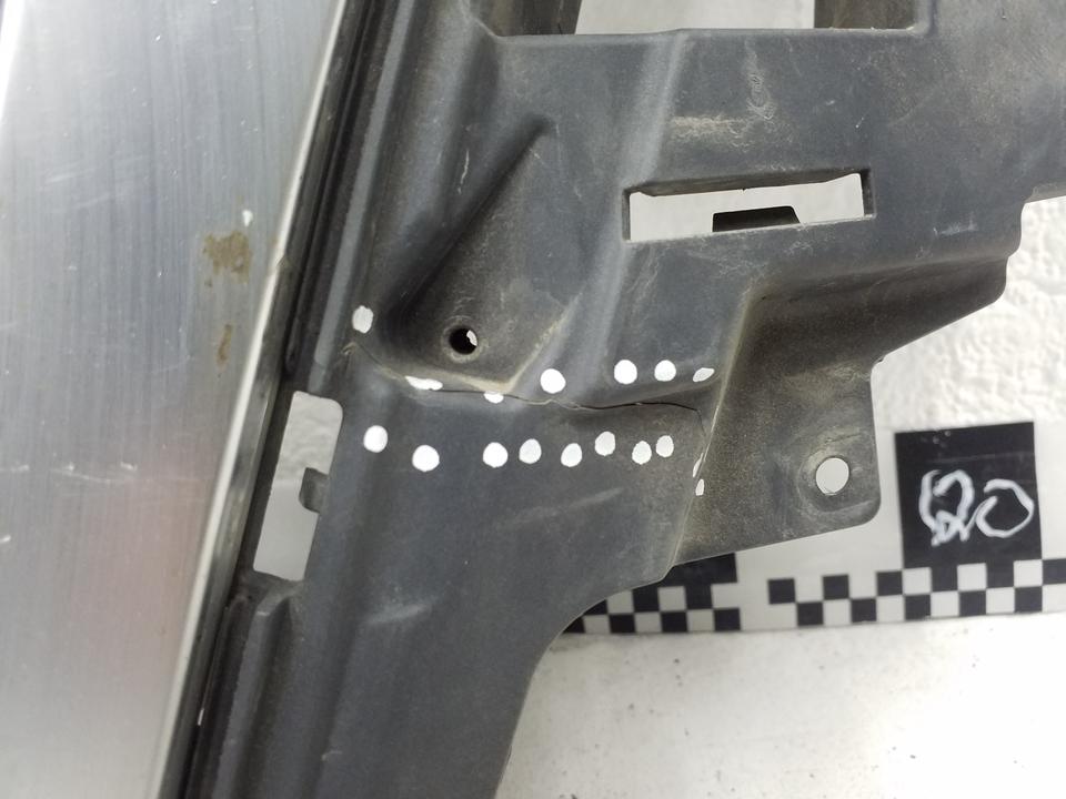 Решетка радиатора Audi Q7 2 S-line серебристая