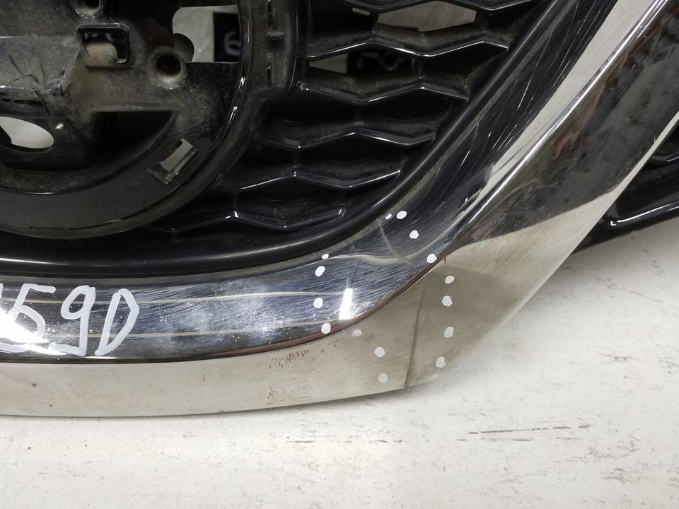Решетка радиатора Nissan Qashqai 2