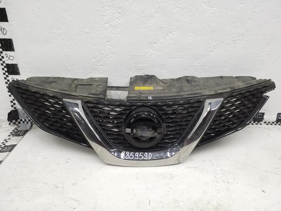Решетка радиатора Nissan Qashqai 2