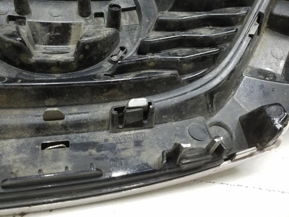 Решетка радиатора Nissan Qashqai 2
