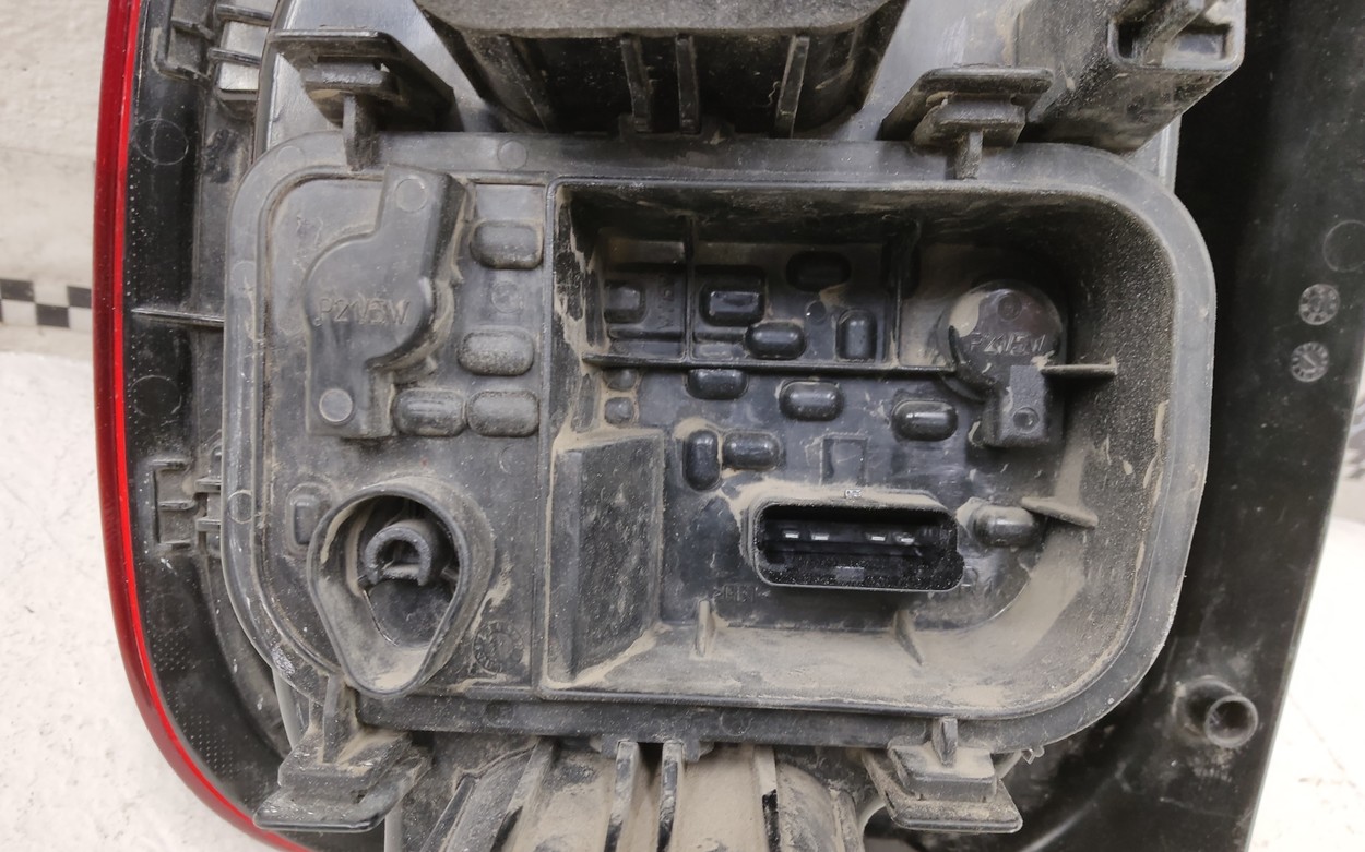 Фонарь задний правый Renault Duster 2
