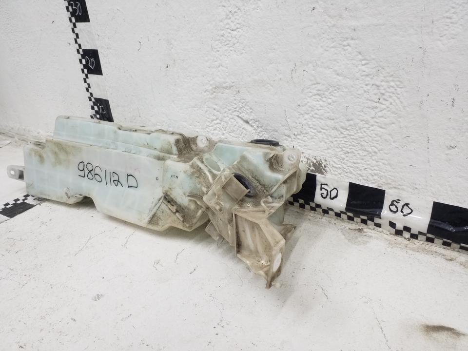 Бачок омывателя Toyota Land Cruiser 200 Restail 1