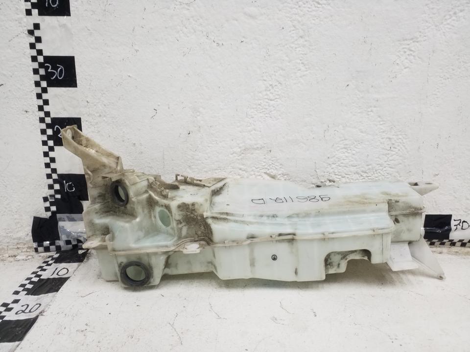 Бачок омывателя Toyota Land Cruiser 200 Restail 1