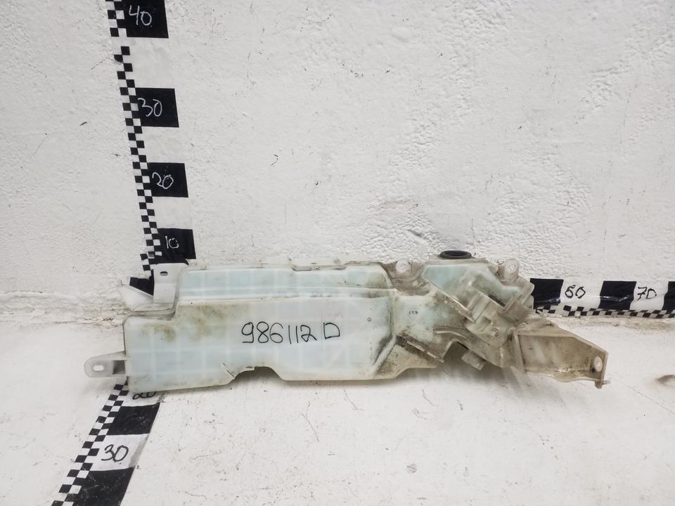 Бачок омывателя Toyota Land Cruiser 200 Restail 1