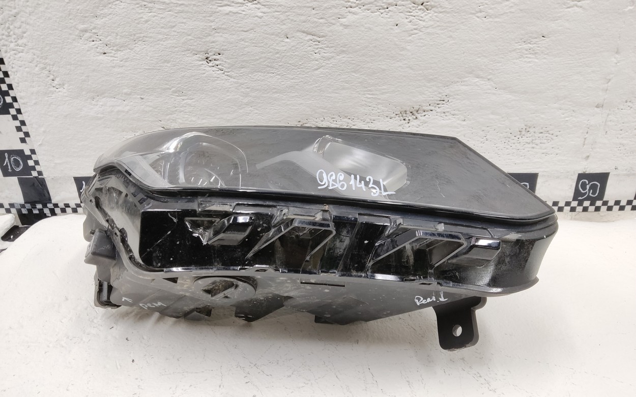 Фара передняя правая Geely Coolray LED