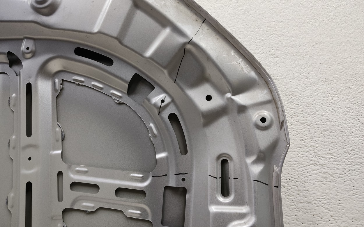 Капот Geely Coolray