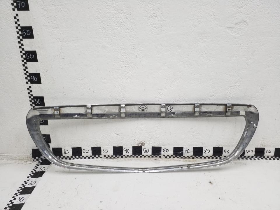Накладка хром решетки радиатора Mercedes Benz C-klasse W205