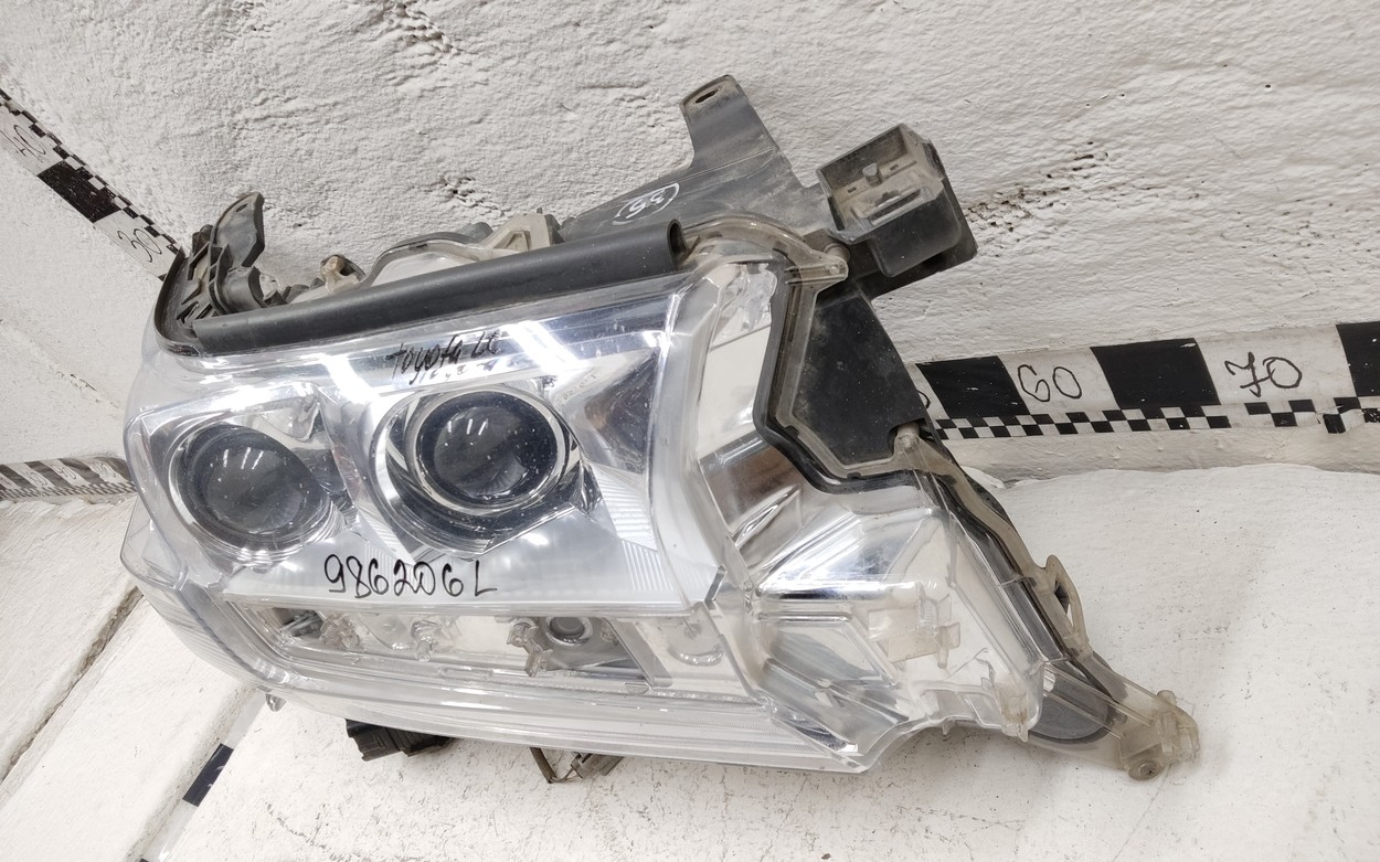 Фара передняя правая Toyota Land Cruiser 200 Restail 2 LED светлая