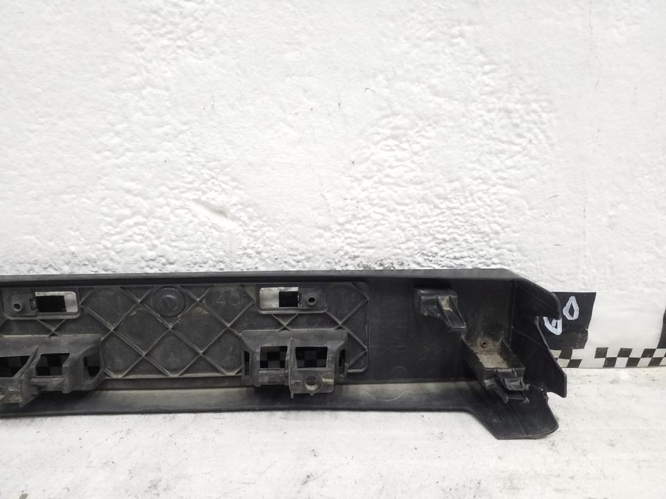 Накладка переднего бампера под номерной знак Lexus RX 4