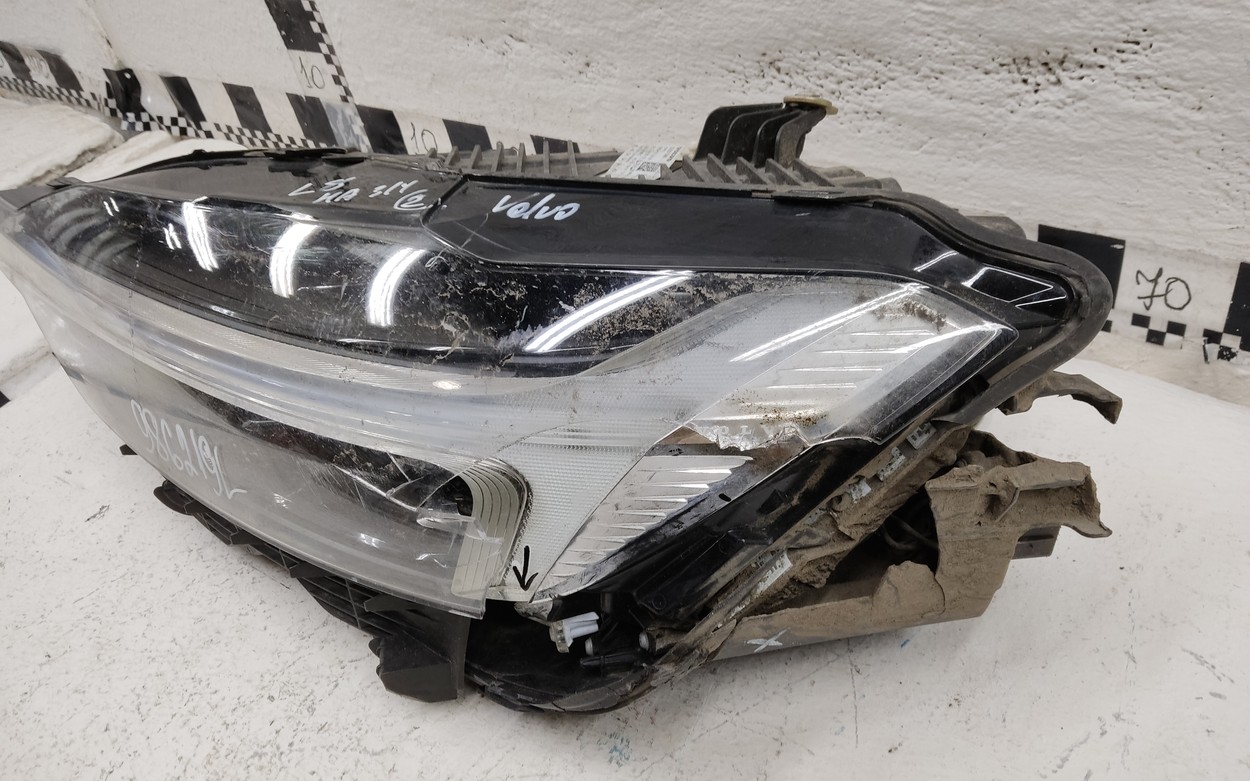 Фара передняя левая Volvo XC60 2 Full LED
