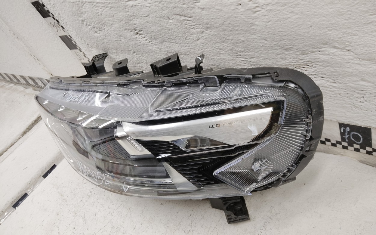 Фара передняя левая Haval F7 LED