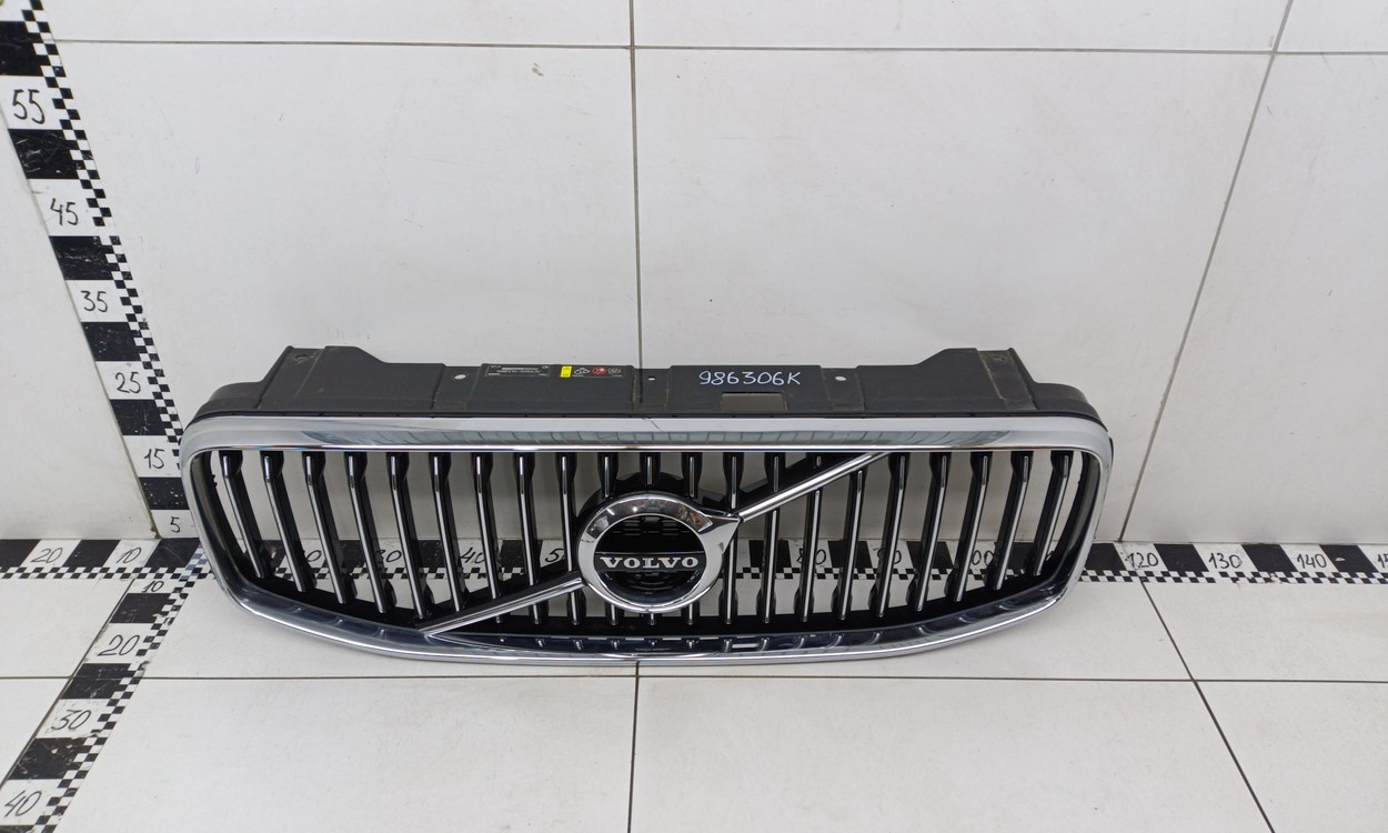 Решетка радиатора Volvo XC60 2