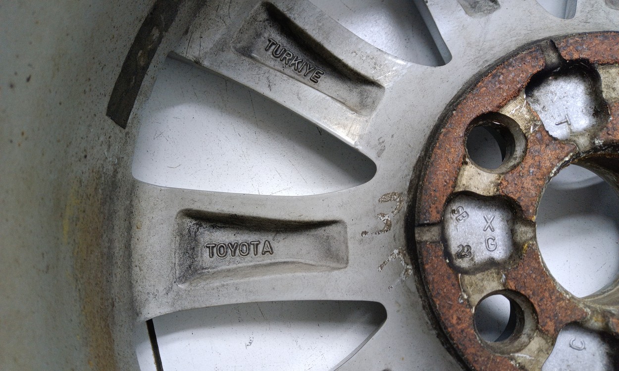 Диск колеса литой Toyota Camry V70 R17