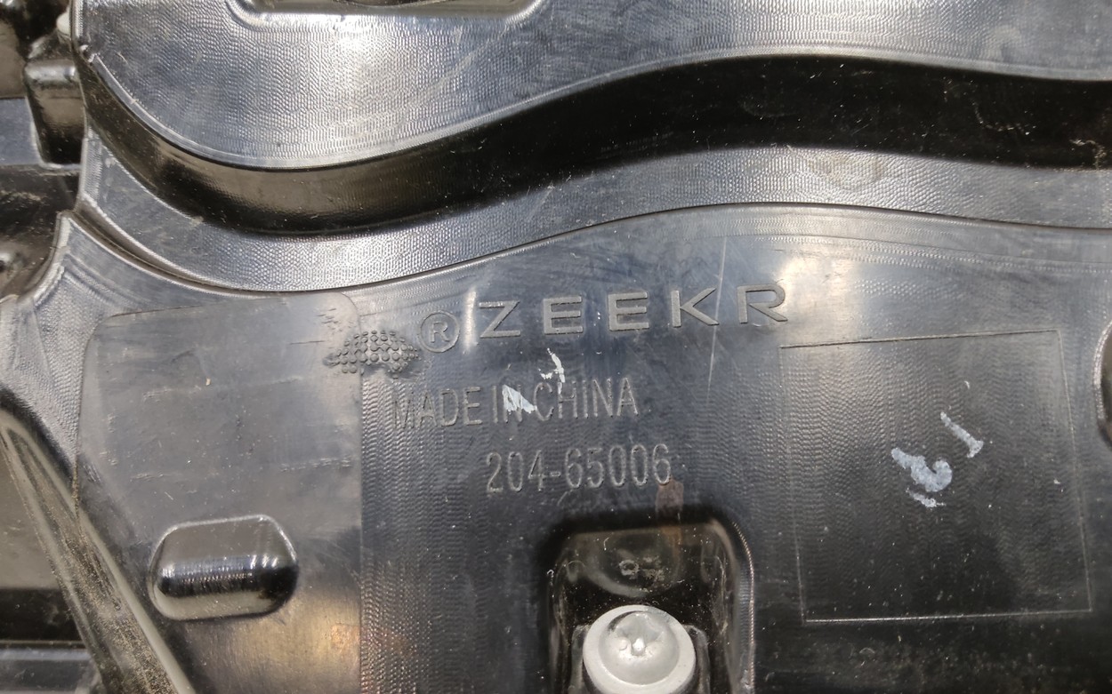 Фонарь крышки багажника Zeekr 001