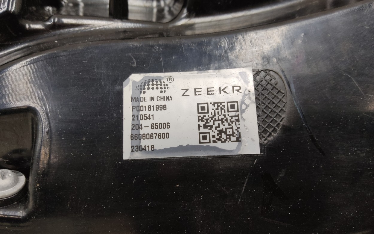 Фонарь крышки багажника Zeekr 001