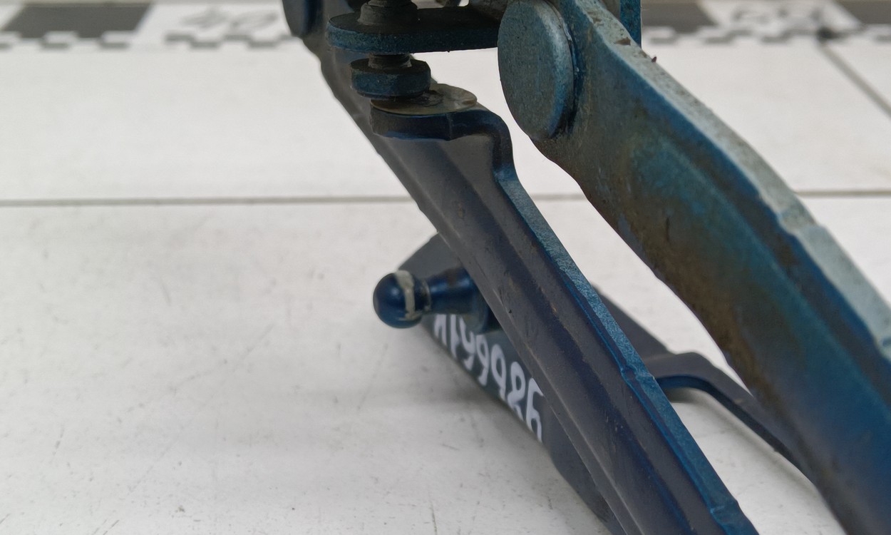 Петля капота правая Geely Monjaro