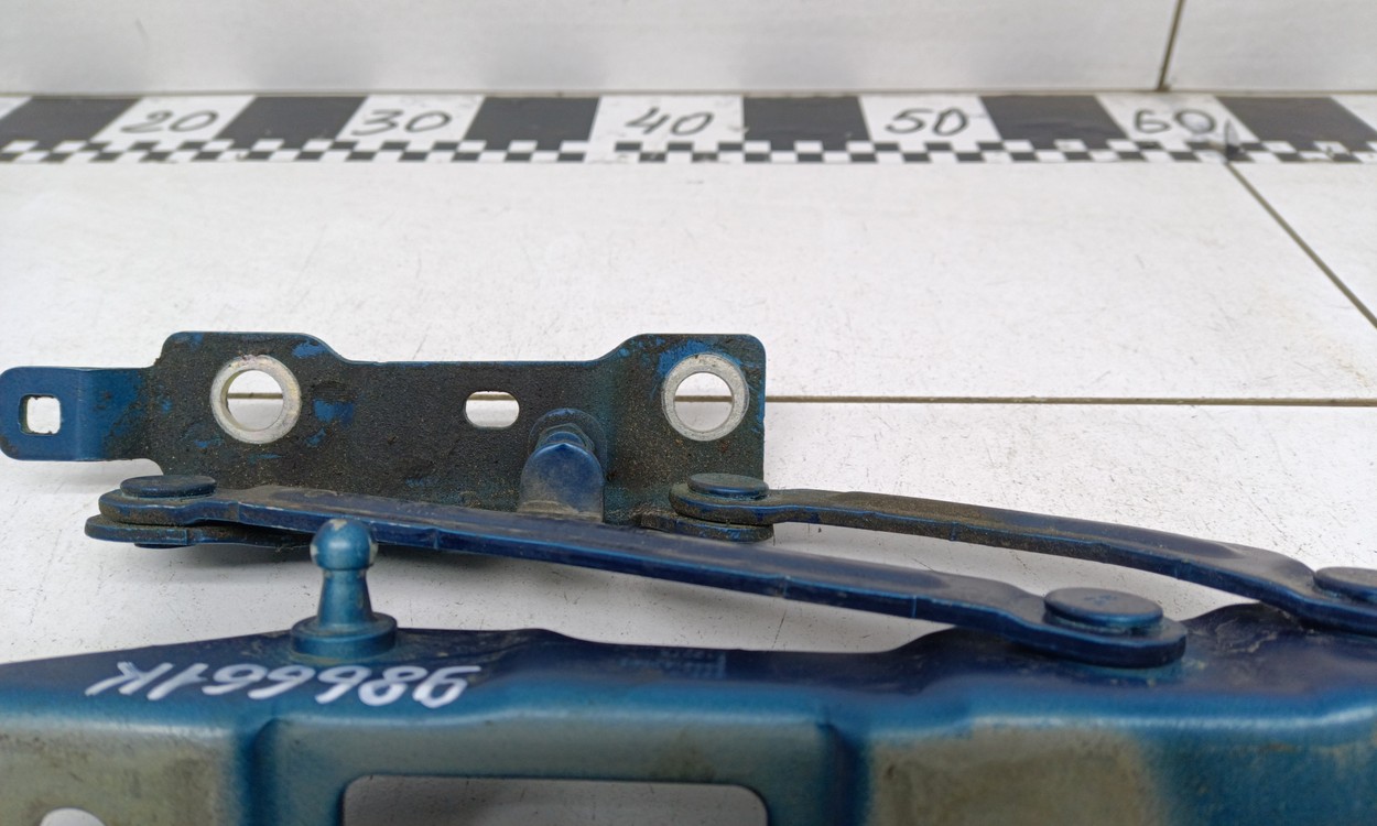 Петля капота правая Geely Monjaro