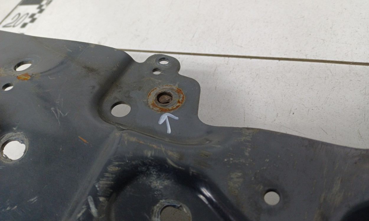 Кронштейн решётки радиатора левый Volvo FH 4