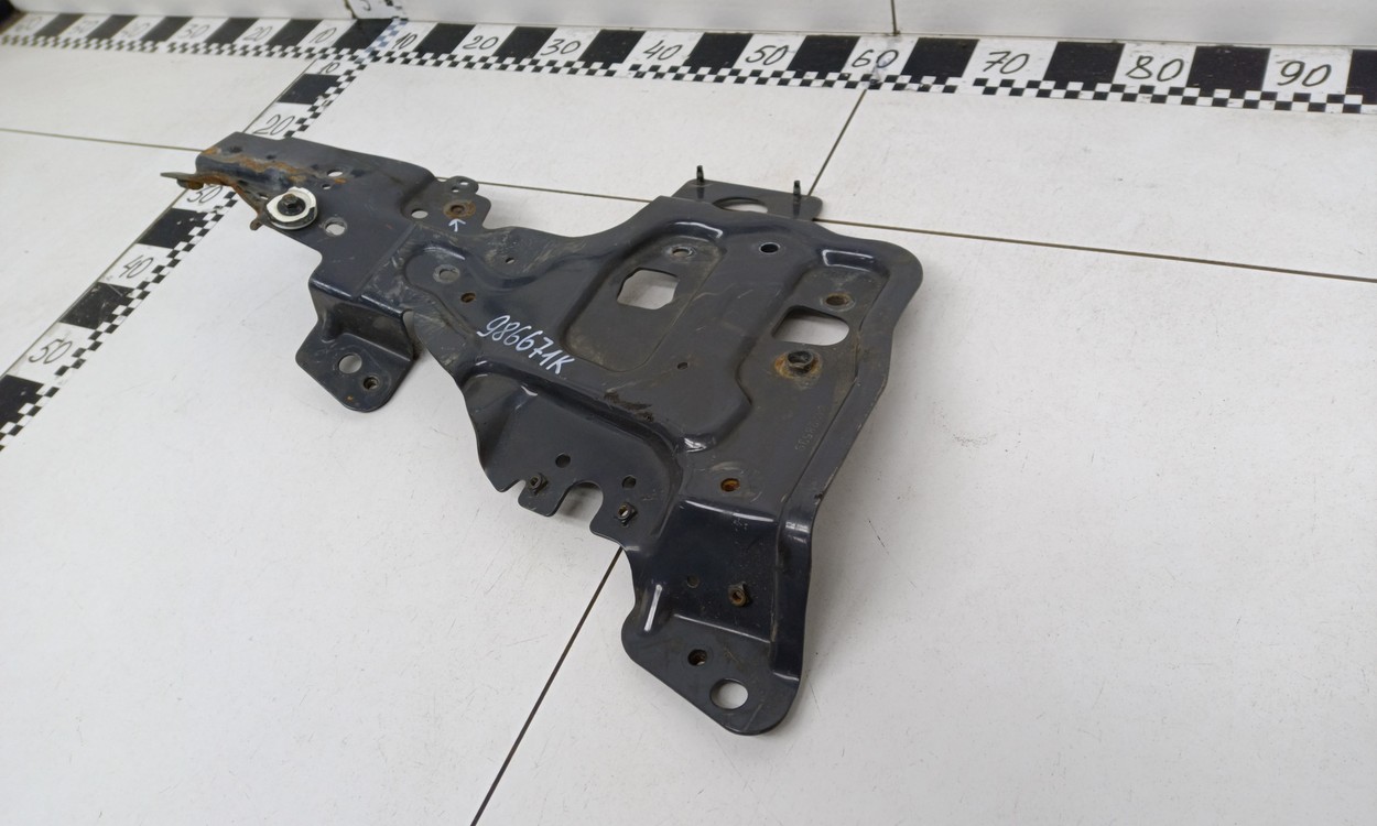 Кронштейн решётки радиатора левый Volvo FH 4