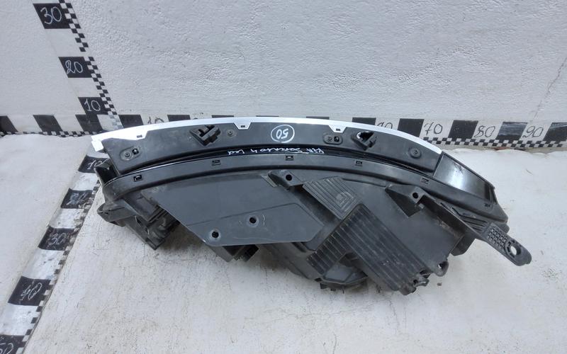 Фара передняя правая Kia Sorento 4 LED