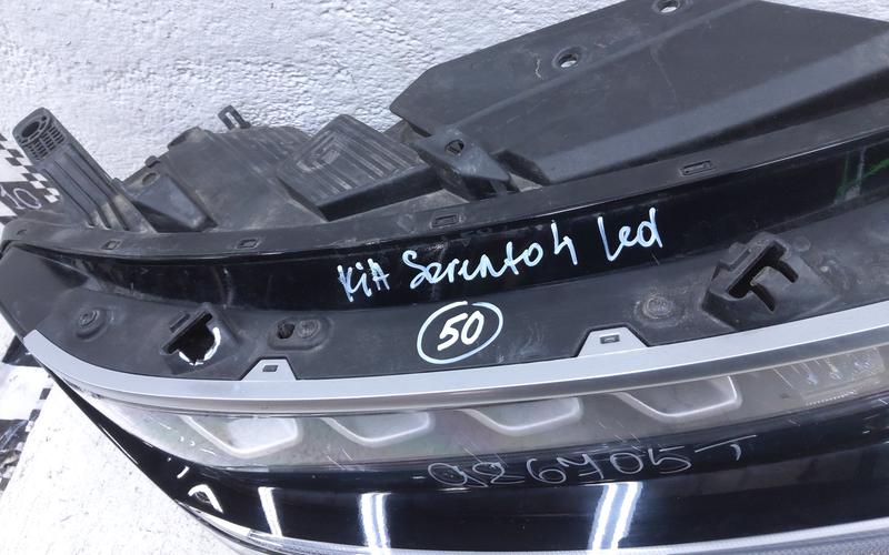 Фара передняя правая Kia Sorento 4 LED